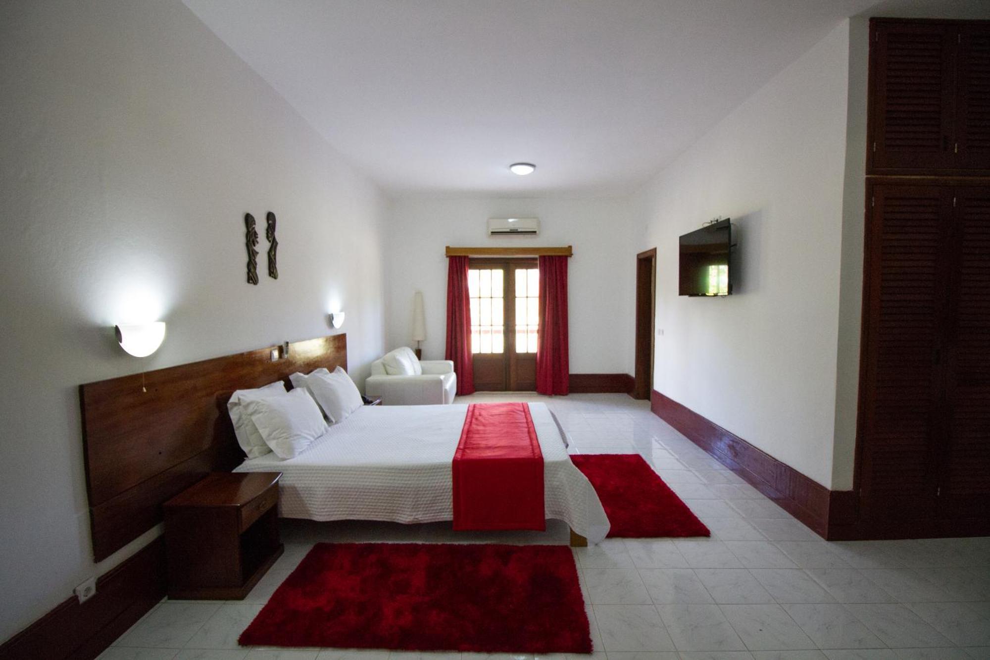Hotel Praia Сао Томе Екстериор снимка