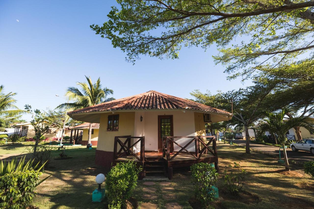 Hotel Praia Сао Томе Екстериор снимка