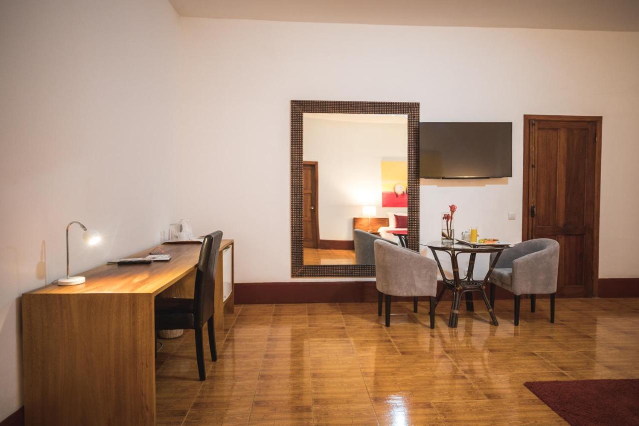 Hotel Praia Сао Томе Екстериор снимка